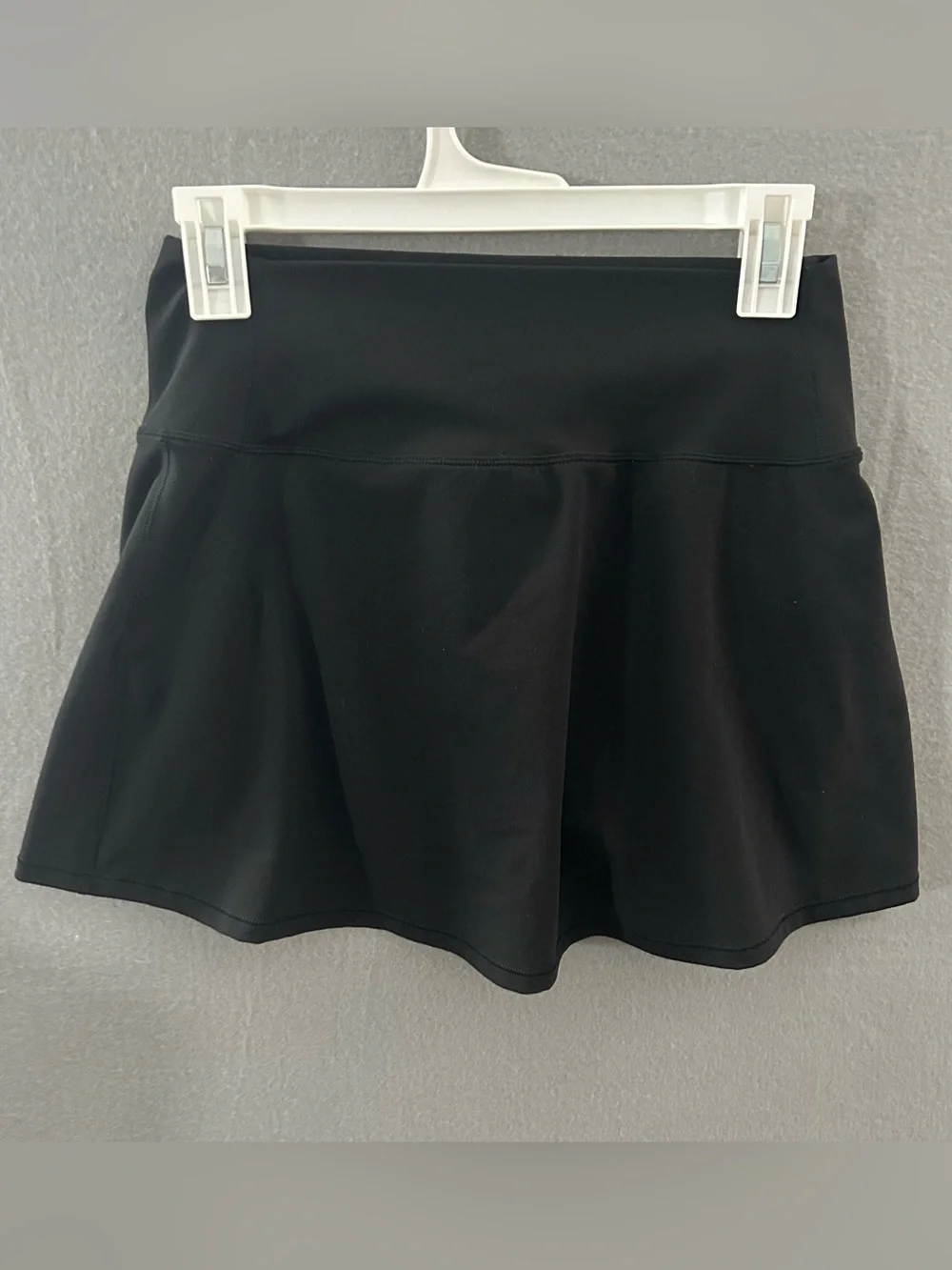 Vuori Volley Logo Skirt Size Small Black Performence Skort
